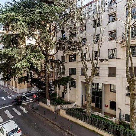 Vast Studio Near Tete D'or And Part-dieu Ail Apartment Lyon