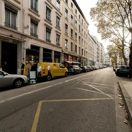 Exceptionnel Et Calme Proche Part-dieu Ail Apartment *