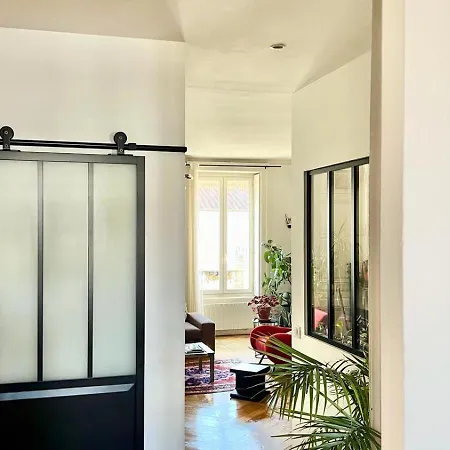Apartment Bright, Spacious In The Heart Of *