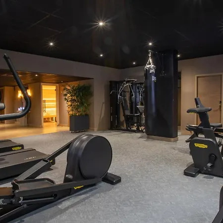 Lejlighedshotel Warwick Reine Astrid - 4*