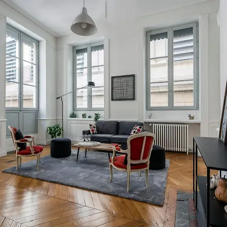 Charlie-meublee De Gamme-duplex-260m2-lyon 1 Lyon