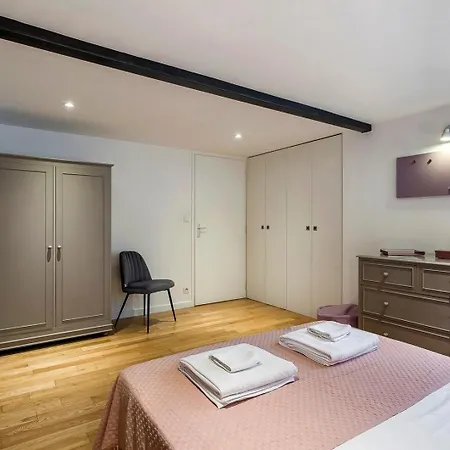 Charlie-meublee De Gamme-duplex-260m2-lyon 1 *