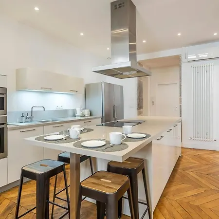 Charlie-meublee De Gamme-duplex-260m2-lyon 1 Lyon
