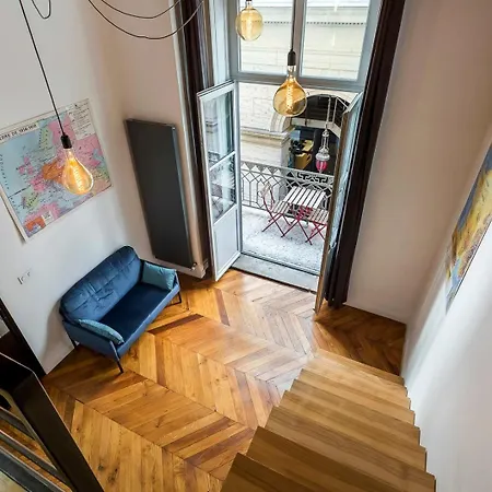 Apartment Charlie-meublee De Gamme-duplex-260m2-lyon 1 *