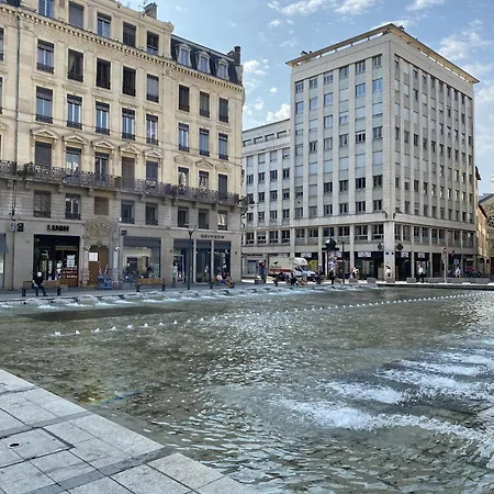 De Standing Pour 6 Refait A Neuf Apartment *