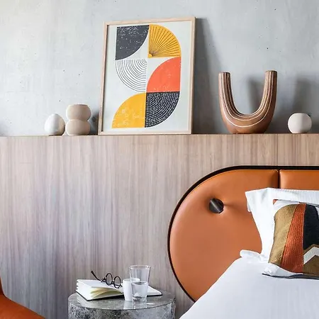 Pullman Hotel *