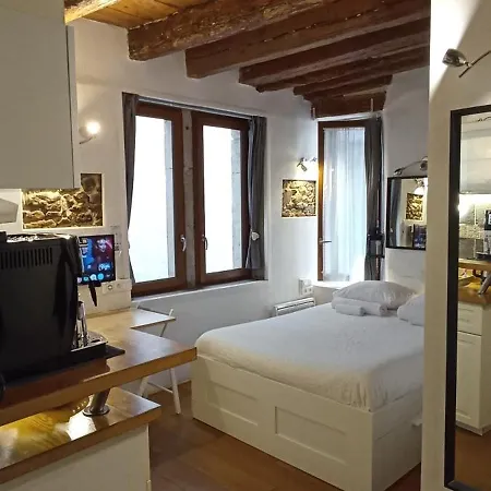 Bed and Breakfast La Loge Du Vieux
