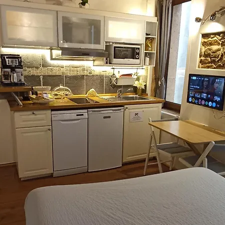 La Loge Du Vieux Bed and Breakfast Λυών