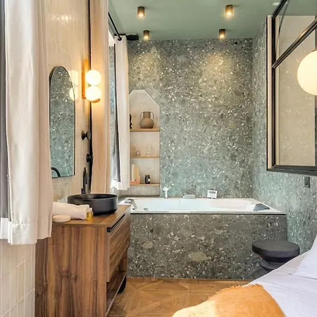 Labolla, Cocon Avec Spa, Coeur De Apartment *