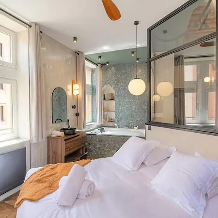 Labolla, Cocon Avec Spa, Coeur De Apartment *