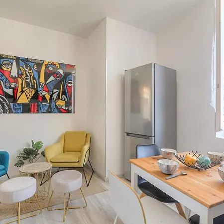 Cosy Et Calme Proche Metro Montplaisir Apartment