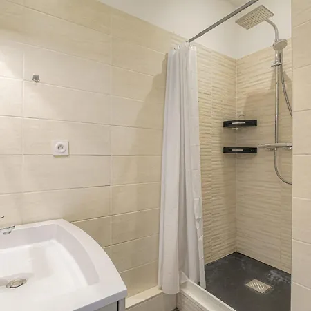 Apartment Cosy Et Calme Proche Metro Montplaisir Lyon