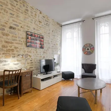 Bel Spacieux, Climatise - Centre Apartment *