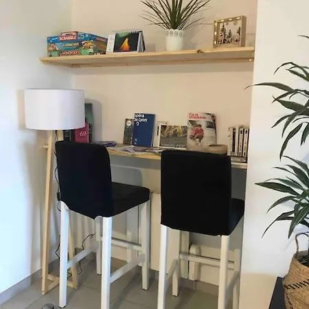Un Balcon A Monplaisir- 4 Lits -garage - 47m2 * Lyon