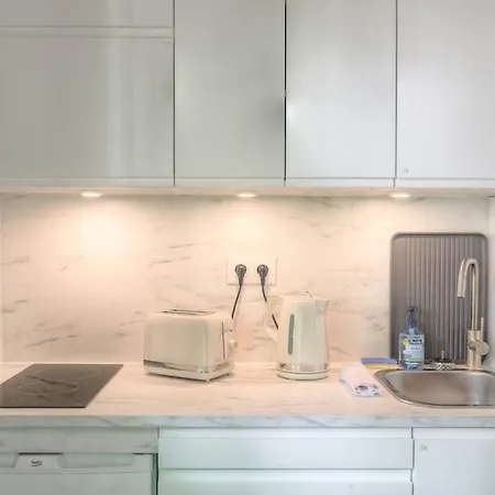 Apartment Moderne Proche 6eme *