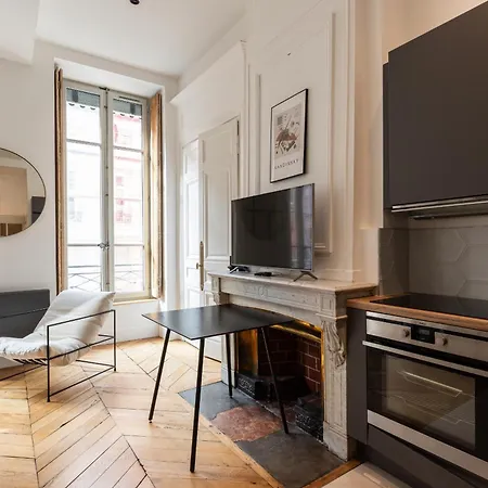 Dify Balcony - Quartier Ainay Apartment