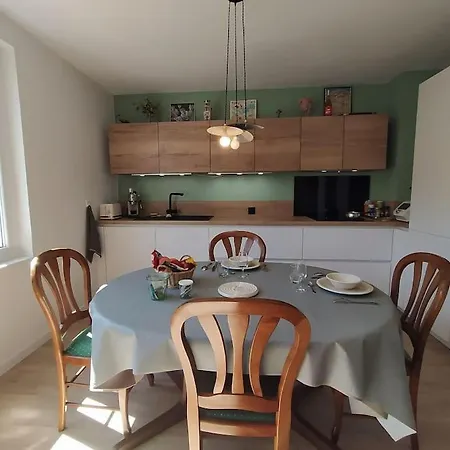 Proche De La Gare Apartment