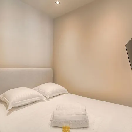 Bright And Comfortable Studio, Saint-didier * Lyon