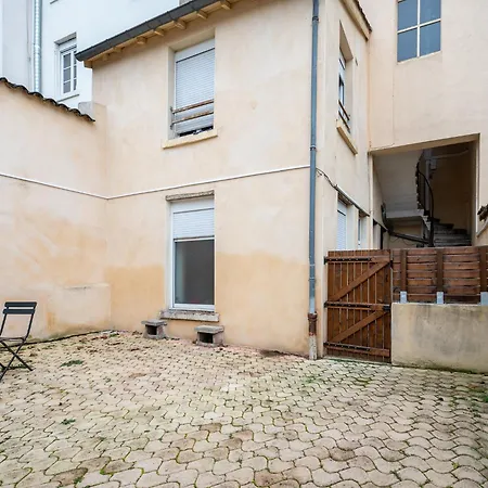 Apartment Secret Cache De Valmy Lyon