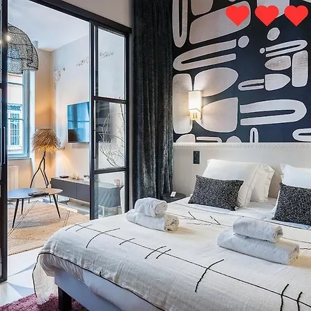 Host Bien-etre Jacuzzi Downtown Apartment *