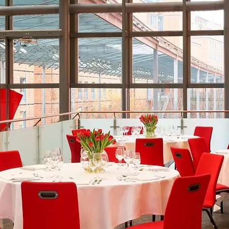Otel Marriott Cite Internationale 4*
