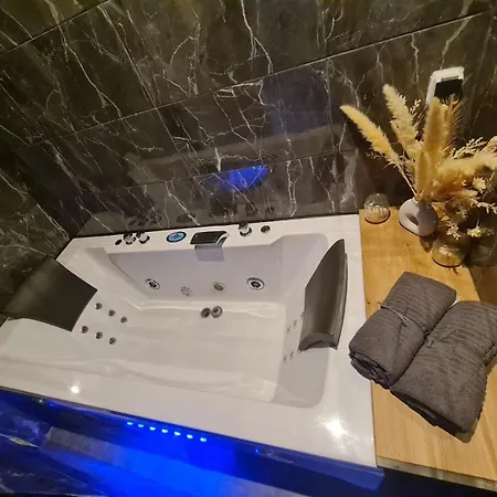 Jacuzzi Love hotel Lyon
