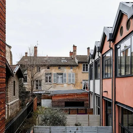 Triplex Cosy Au Calme - Terrasse - Parking Prive * Lyon