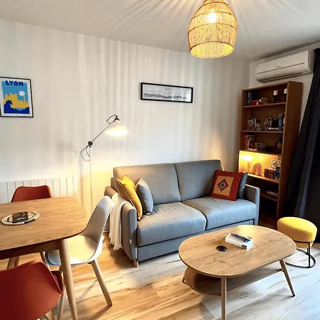 Charming T3 With Balcony In Monplaisir *