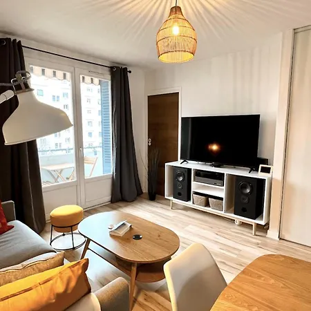 Charming T3 With Balcony In Monplaisir * Lyon
