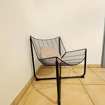 Julius Apartment *