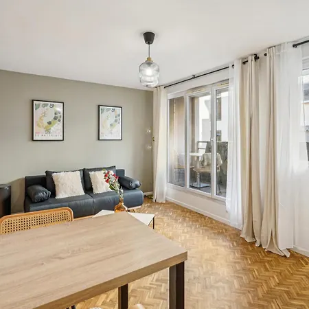Baraban For 4 People With Balcony Near Part-dieu Apartment *