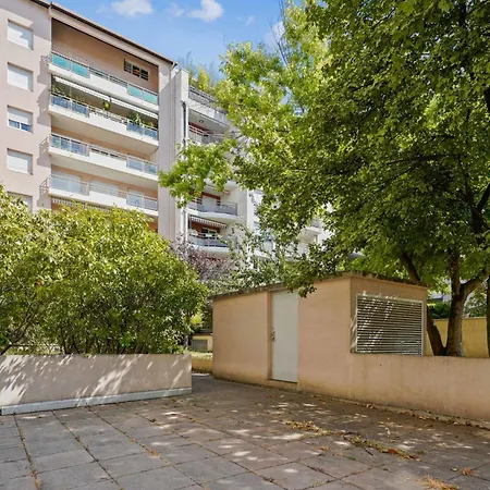 Baraban For 4 People With Balcony Near Part-dieu Apartment Lyon