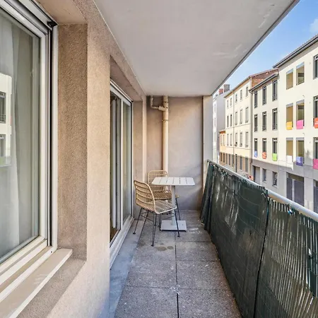 Baraban For 4 People With Balcony Near Part-dieu *