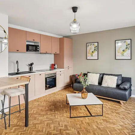 Baraban For 4 People With Balcony Near Part-dieu Apartment