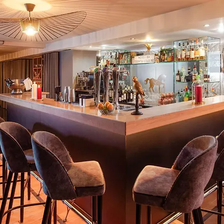 Mercure Centre Plaza Republique 4*