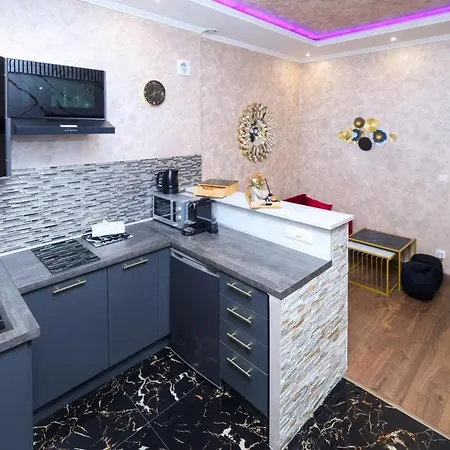 De Luxe A Apartment