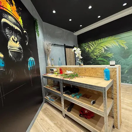 Jungle With Breakfast And Video Projector *