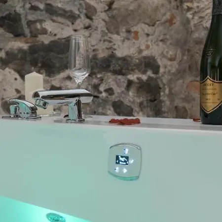 Royal Et Balneo Privatif Appartement *