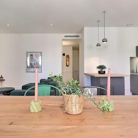 Escape And Charm In La Croix-rousse Stunning One-bedroom For An Apartment *