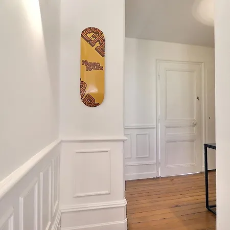 Escape And Charm In La Croix-rousse Stunning One-bedroom For An Apartment *
