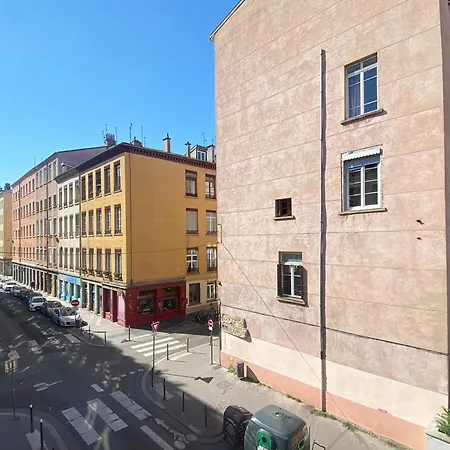 Escape And Charm In La Croix-rousse Stunning One-bedroom For An *