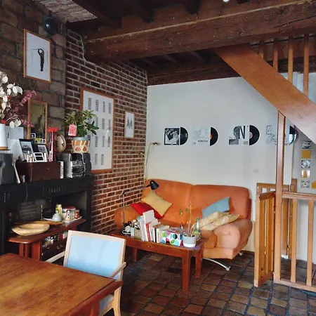 Bed & Breakfast Dans Maison De Vieux, St Just Lione