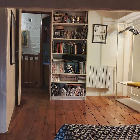 Bed & Breakfast Dans Maison De Vieux, St Just *