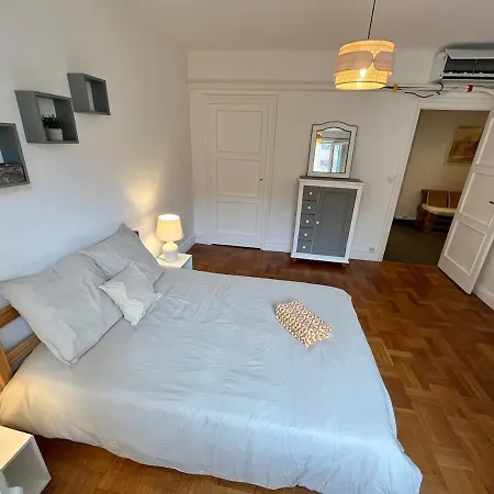 Korneille Apartment