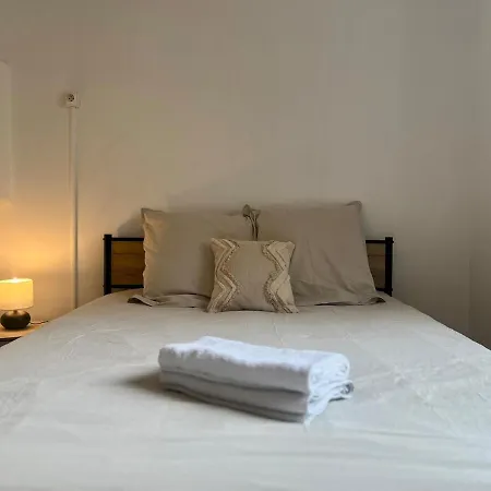 Korneille Apartment *