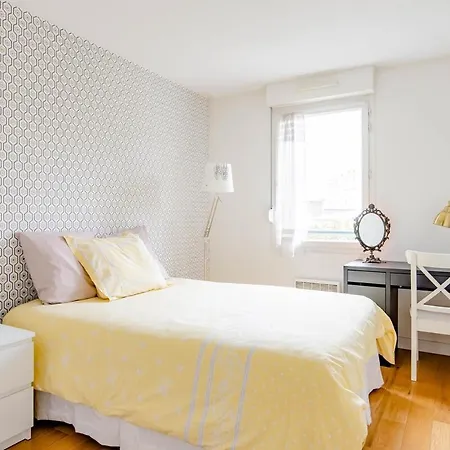 8 Beautiful, Bright And Quiet Apartment Lyon