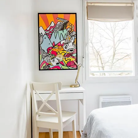 8 Beautiful, Bright And Quiet Apartment *