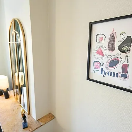 Cosy Et Design Entre Partdieu Et Charpennes Apartment *