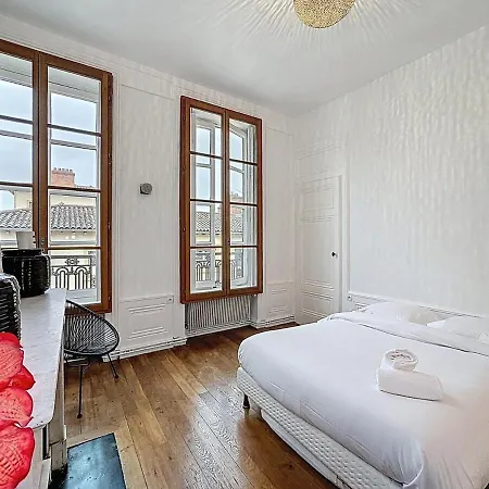 Appartement Away Tramassac 1 *