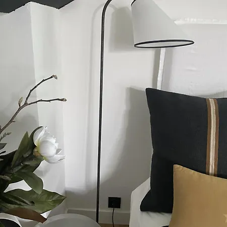 Confort Et Raffinement Au Coeur Du 6eme Bed & Breakfast